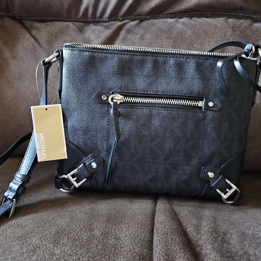 Michael Kors Fallon Medium Logo Bag